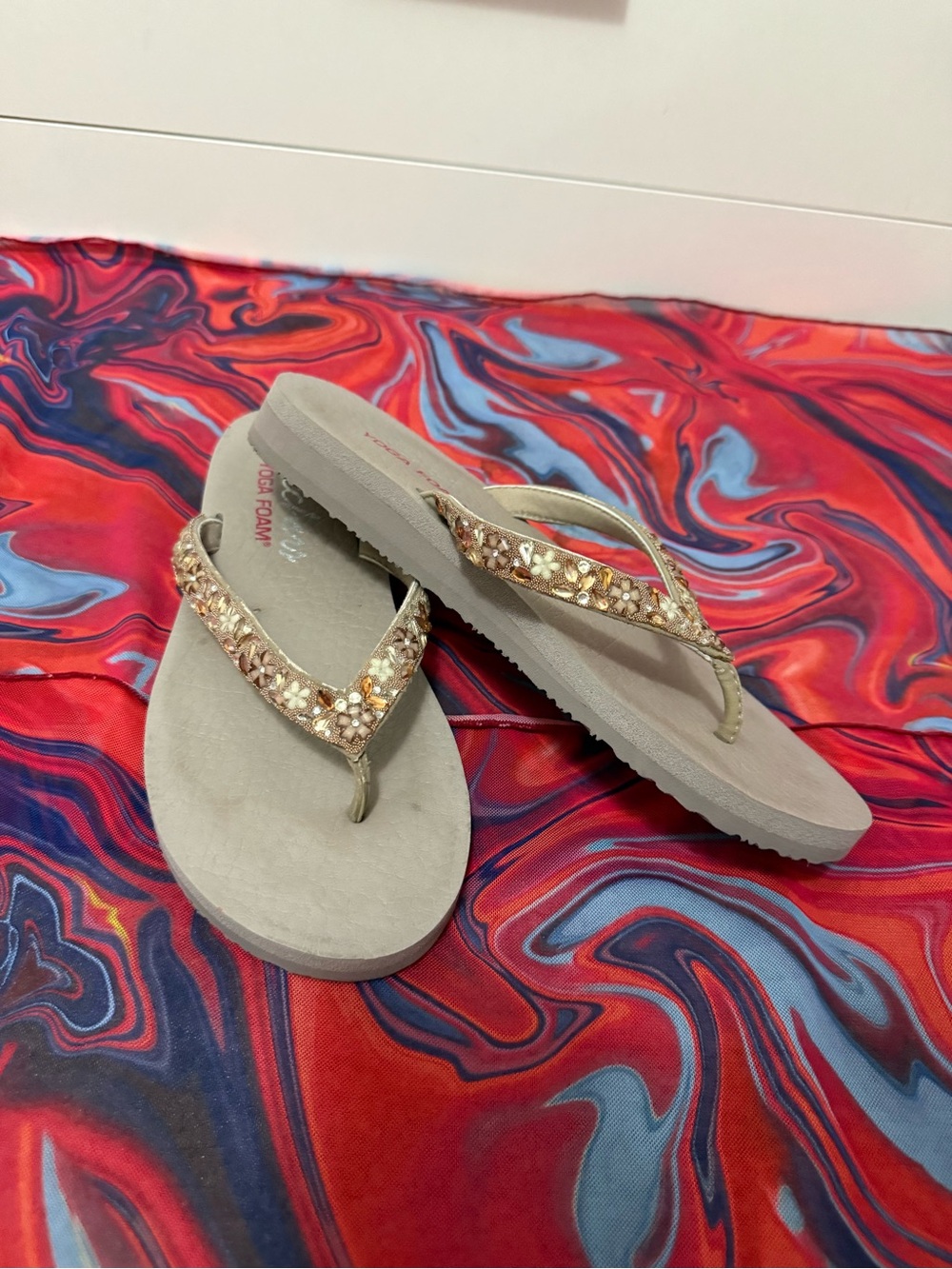Vintage Y2K Skechers Meditation Daisy Delight Beaded Flip Flops